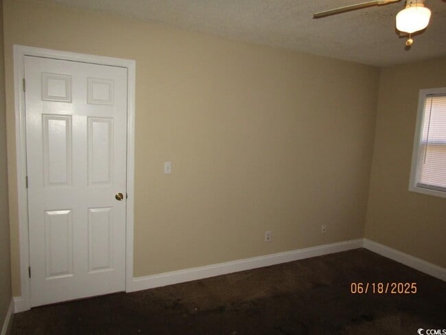Building Photo - 4150 Horseshoe Rd N