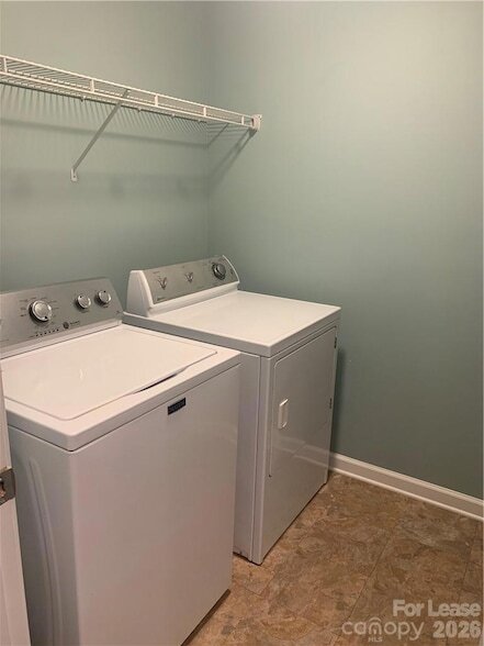 Building Photo - 2519 Stockbridge Dr