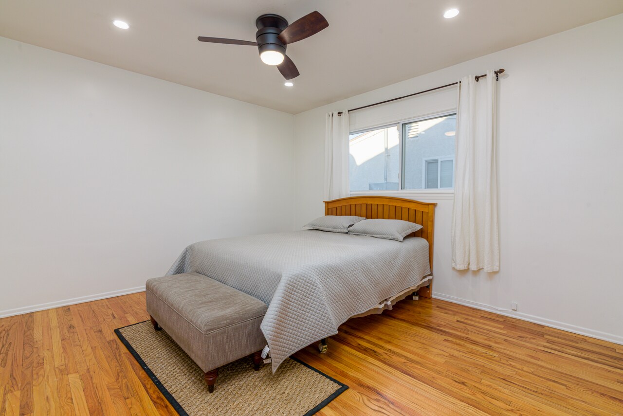 Building Photo - 16641 Gilmore St