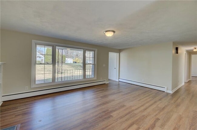 Building Photo - 140 Phillips Rd