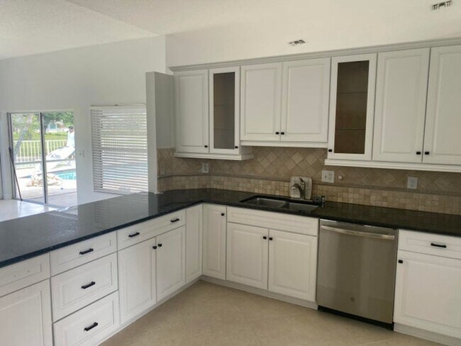 Building Photo - 4593 Bucida Rd