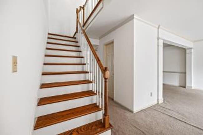 Building Photo - 3203 Gateway Cir