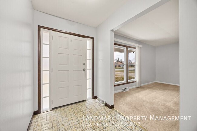 Building Photo - 654 Cambridge Ave