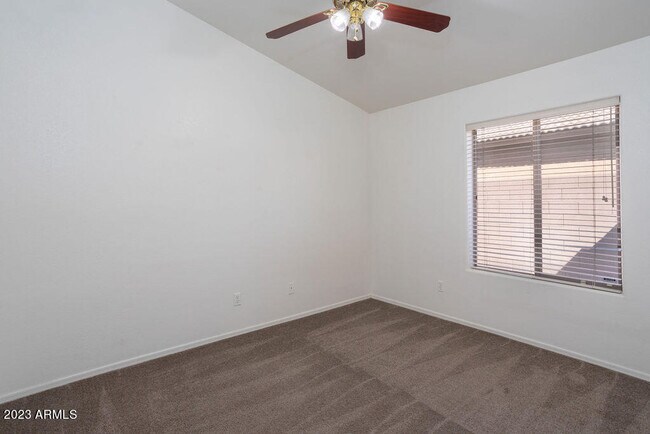 Building Photo - 1452 W Blue Ridge Way