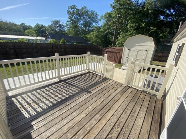 Building Photo - 3029 Crittenden Dr