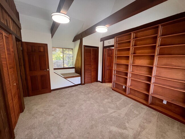 Building Photo - FOUR BEDROOM THREE BATH PLUS OFFICE UPDATE...