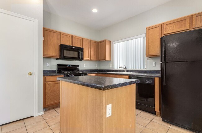 Building Photo - Awesome 3 bedroom / 2 bath in Cordova Estates - 83rd Ave & Buckeye Rd