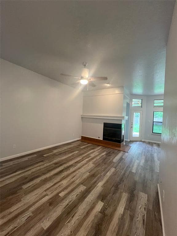 Building Photo - 1401 River Oak Dr
