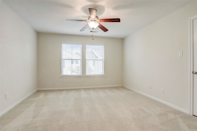 Building Photo - 10046 Hillside Bayou Dr