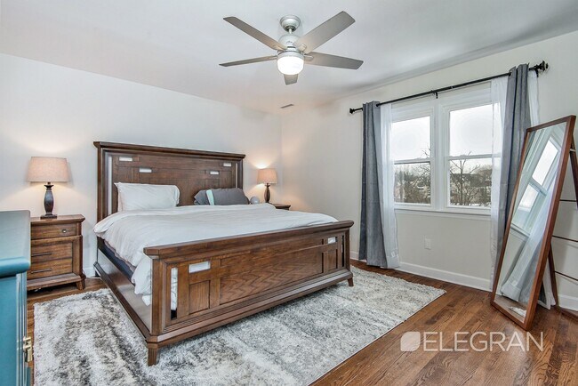 Building Photo - 200 Alpine Pl