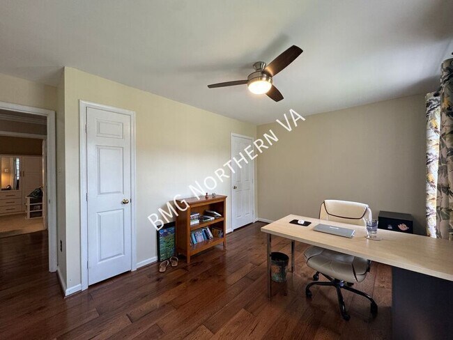 Building Photo - 10205 Daylily Ct