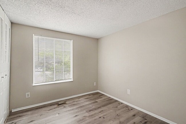 Building Photo - 6201 Turtle Neck Ln