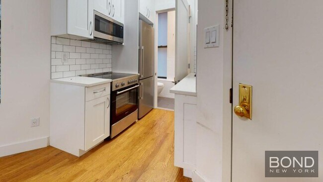 Primary Photo - 592 Amsterdam Ave