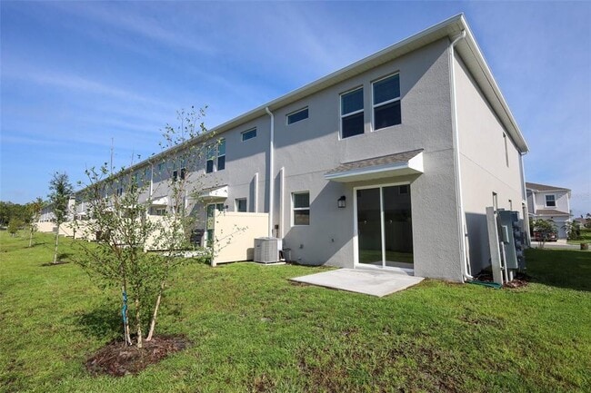 Building Photo - 2618 Skyline Lp