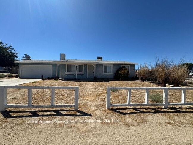 Primary Photo - Cozy 3 Bed, 1 Bath