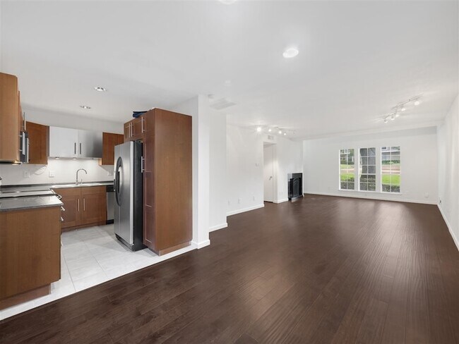Building Photo - 7611 Woodthrush Dr