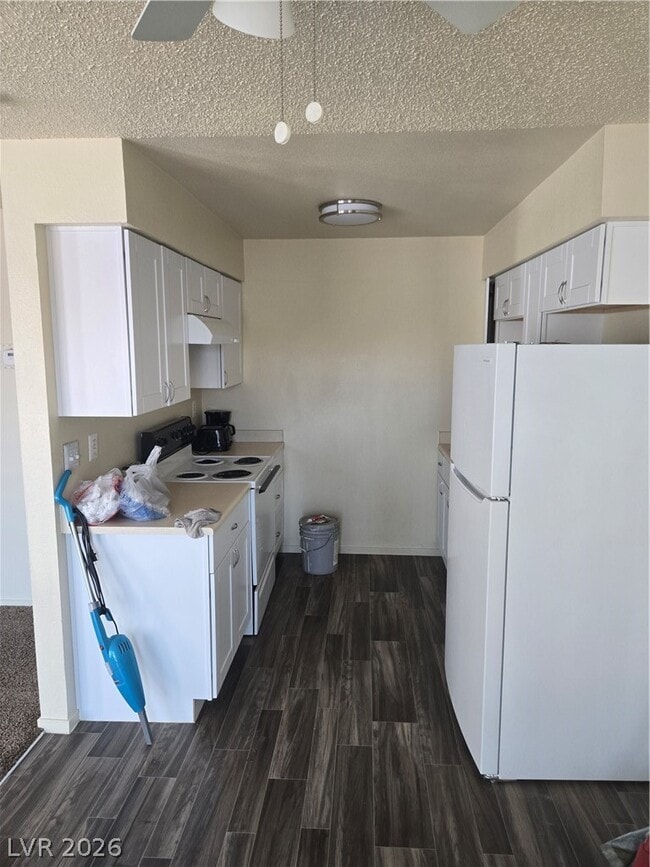 Building Photo - 1388 E Desert Inn Rd