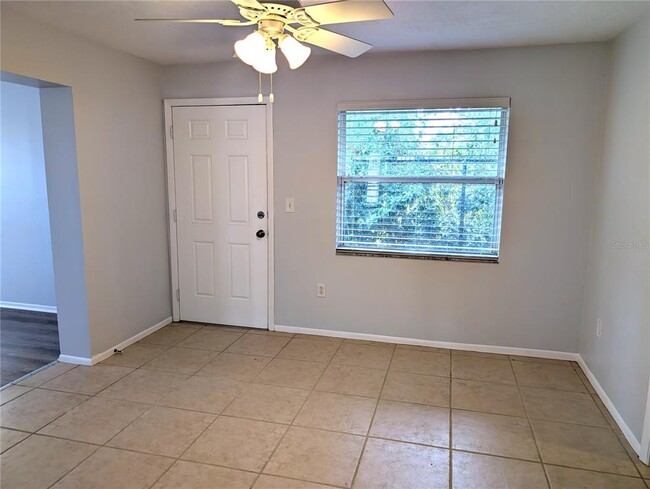 Building Photo - 7288 W Country Club Dr N