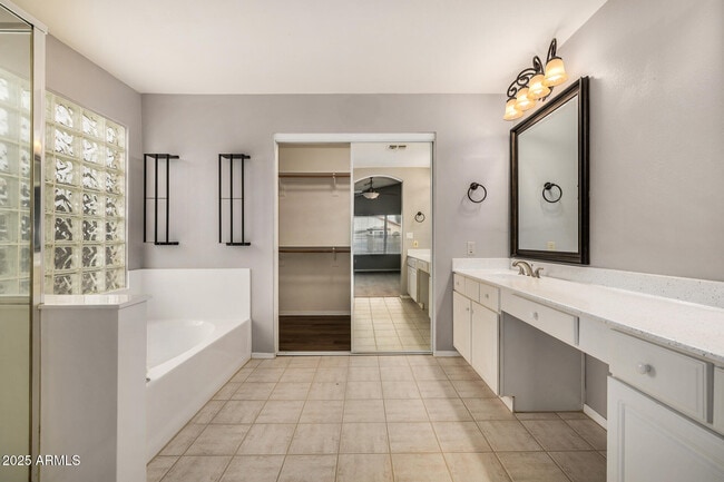 Building Photo - 15002 S 47th St