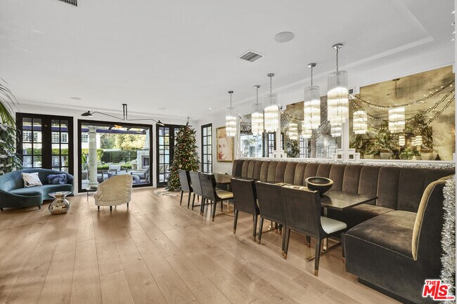 Building Photo - 23255 Mariposa De Oro St