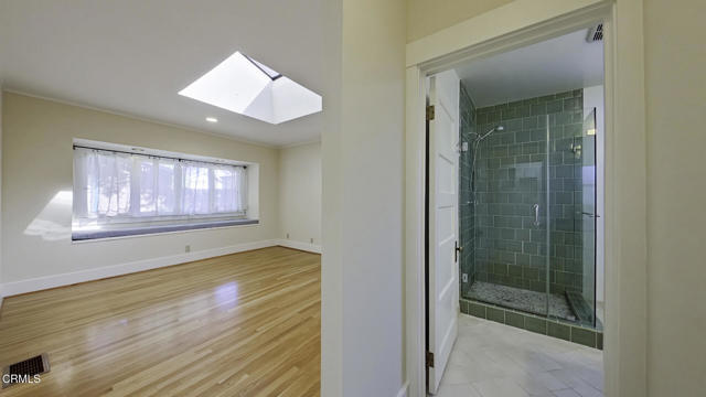 Building Photo - 1915 Las Lunas St