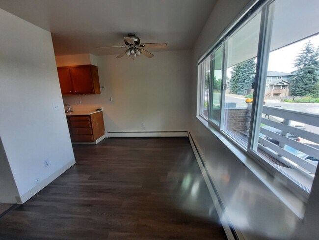 Building Photo - Big private balcony | walking distance to downtown | Mountain views | Abundant natural light