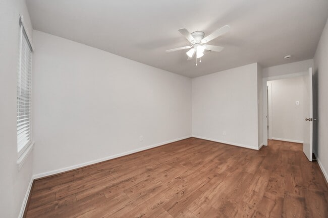 Building Photo - 6034 John Dreaper Dr