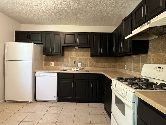 Building Photo - 2 Bedroom- Walking Distance to OSU Campus!!
