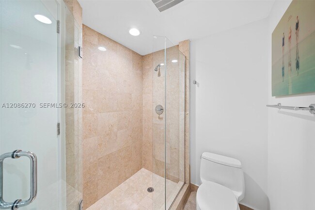 Building Photo - 1331 Brickell Bay Dr