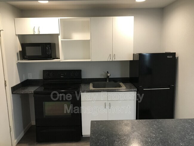 Building Photo - 7226 W 20th St Ln