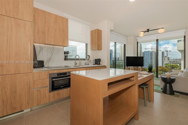 Building Photo - 11 NE 6th St