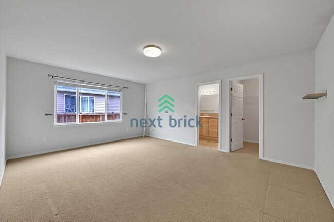 Building Photo - 3 BED & 2.5 BATH SINGLE FAMILY HOUSE FOR RENT