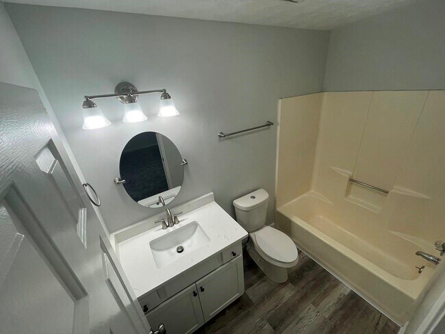 Building Photo - 2260 Newport Landing