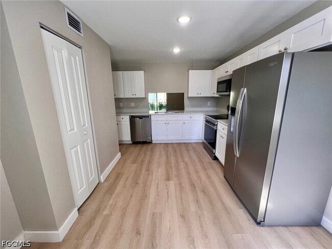 Building Photo - 4102 SE 19th Pl