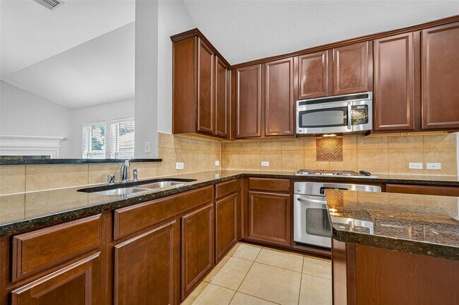 Building Photo - 7023 Sanders Hill Ln
