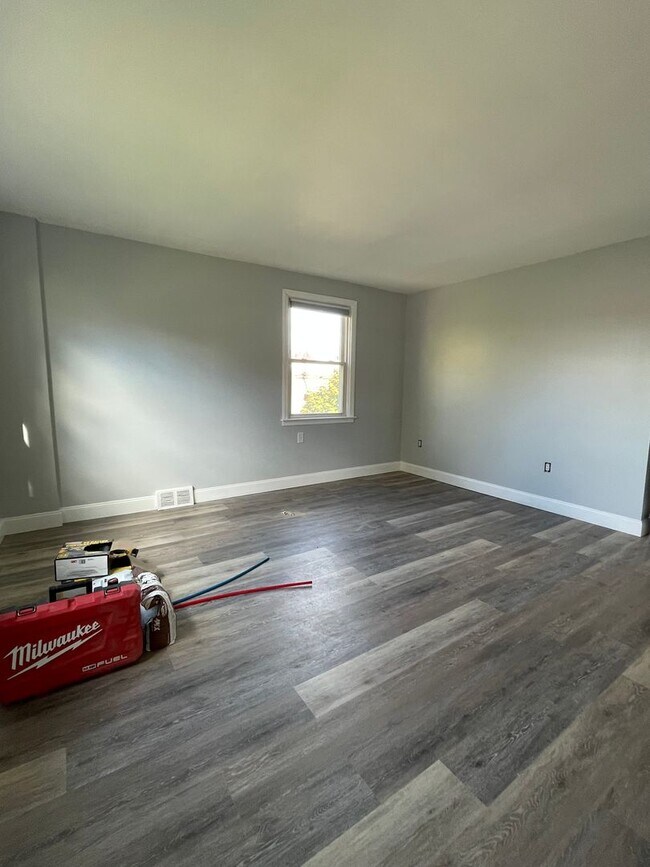 Building Photo - 121 N 16th St