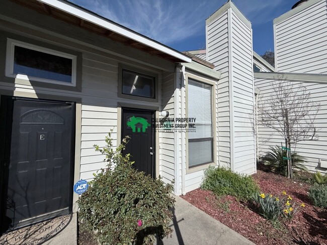 Building Photo - 1608 Hood Rd