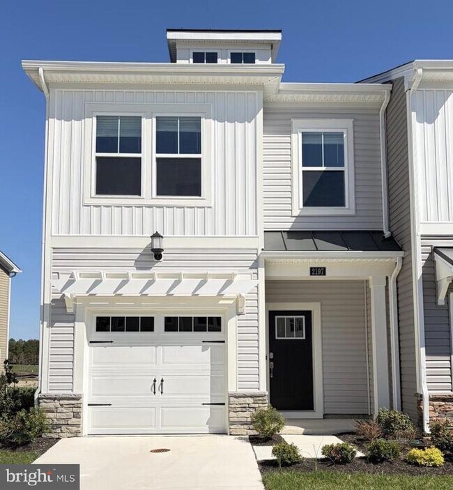 Building Photo - 2197 Winterberry Ln