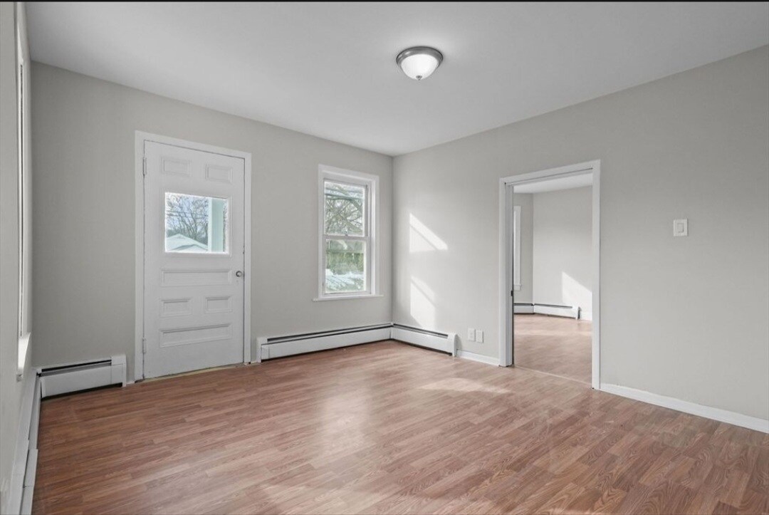 Building Photo - 22 Richmond St