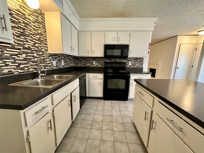Building Photo - 11506 Meadow Pines Ct