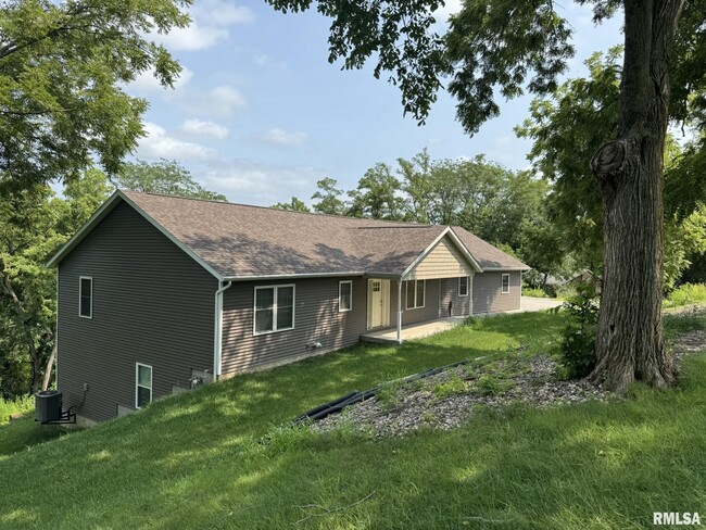 Primary Photo - 18 Elmwood Dr