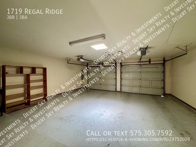 Building Photo - 1719 Regal Ridge St