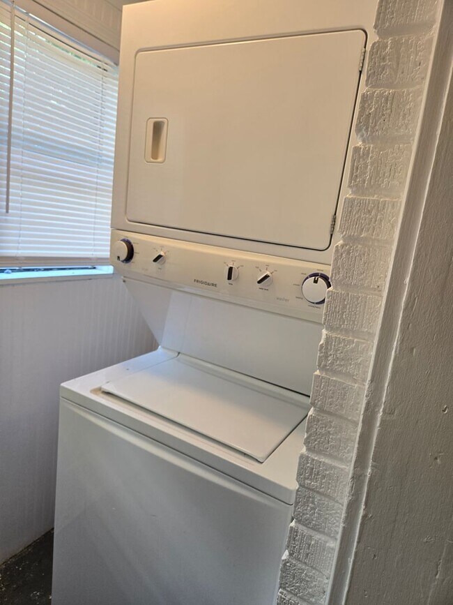 Building Photo - 1633-1635 Enoree Avenue