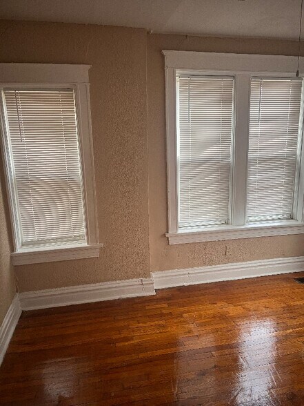 Building Photo - 6312 Cates Ave