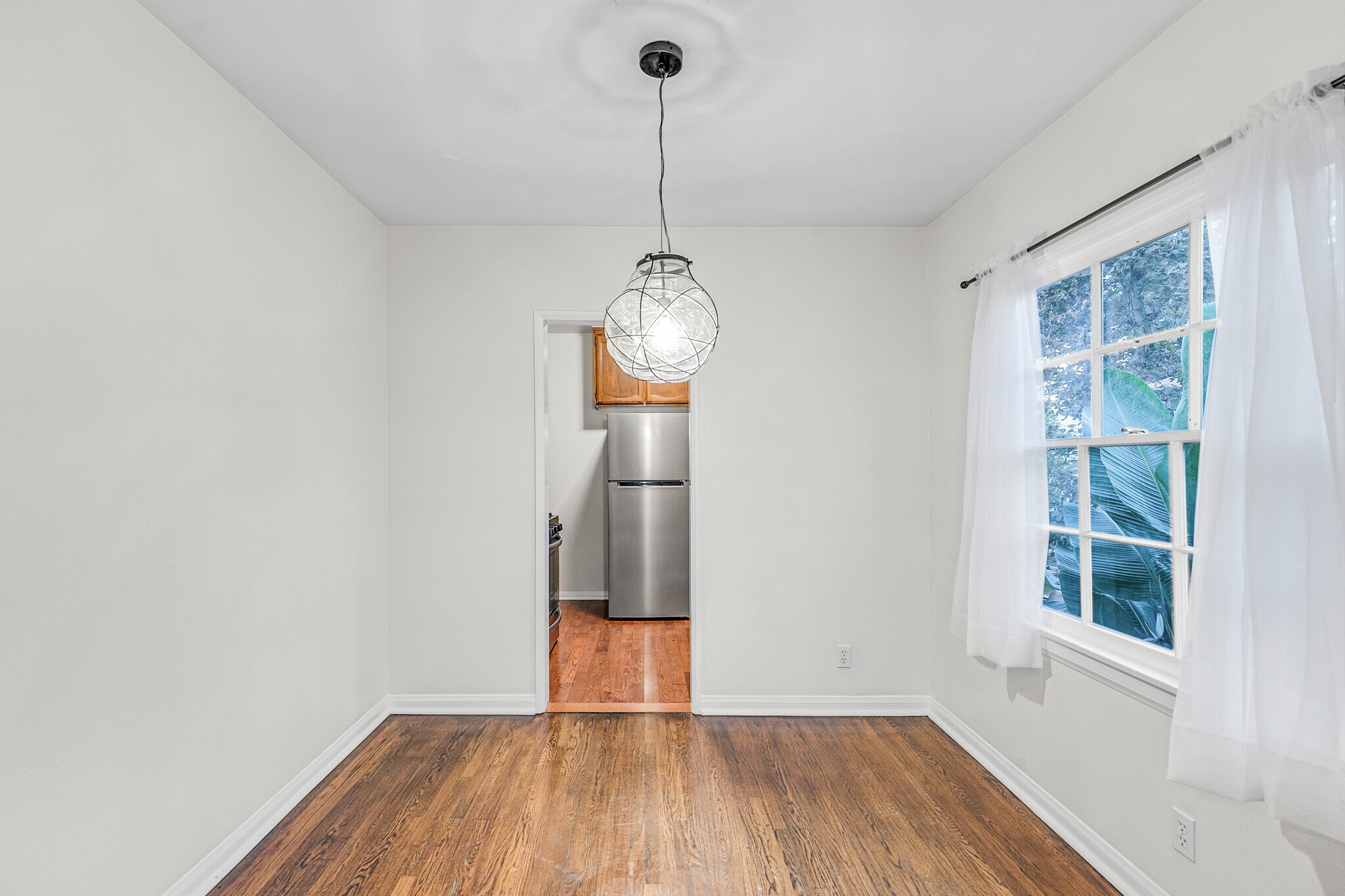 Building Photo - 222 S Rexford Dr