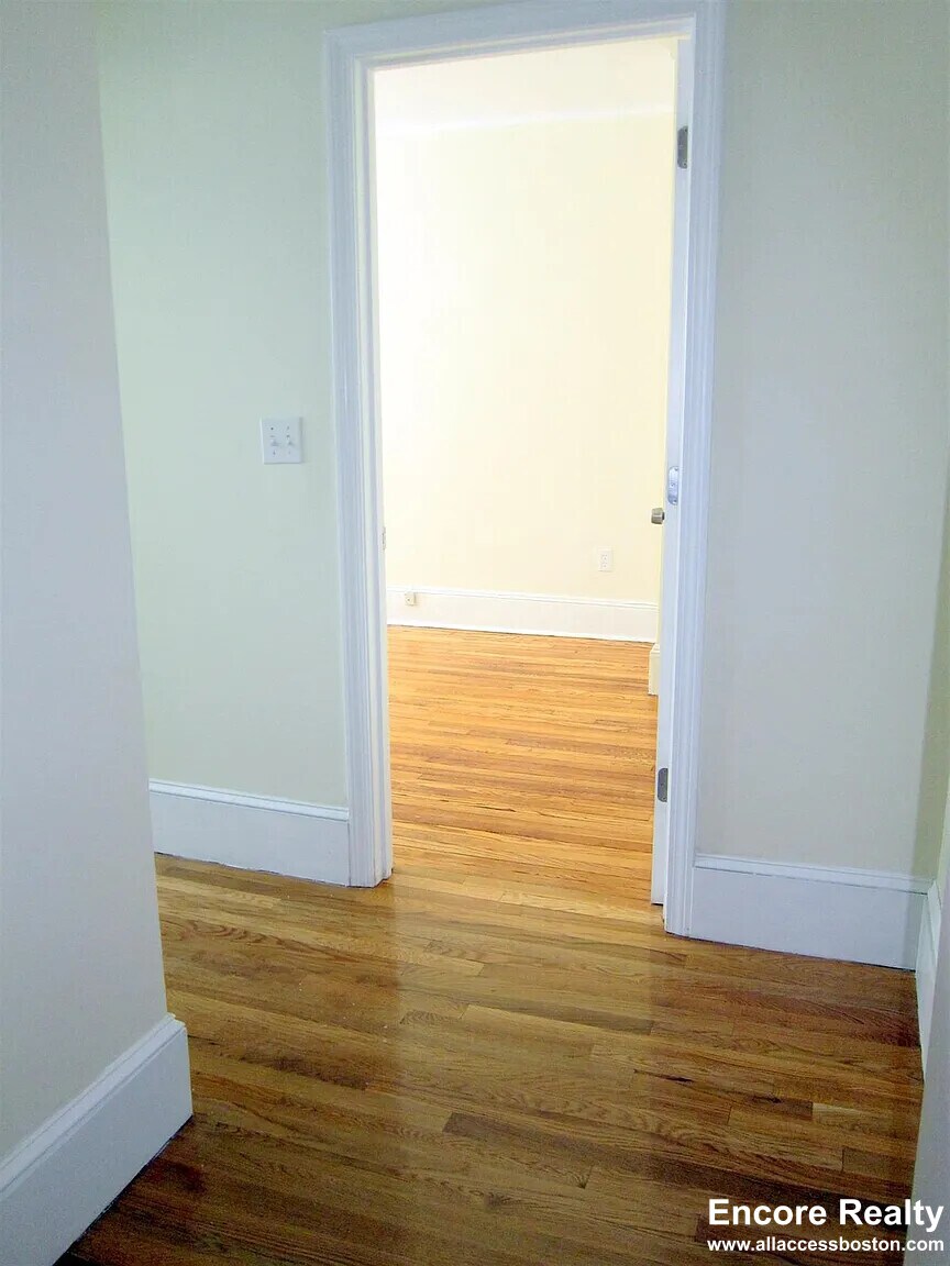 Building Photo - 155 Summer St