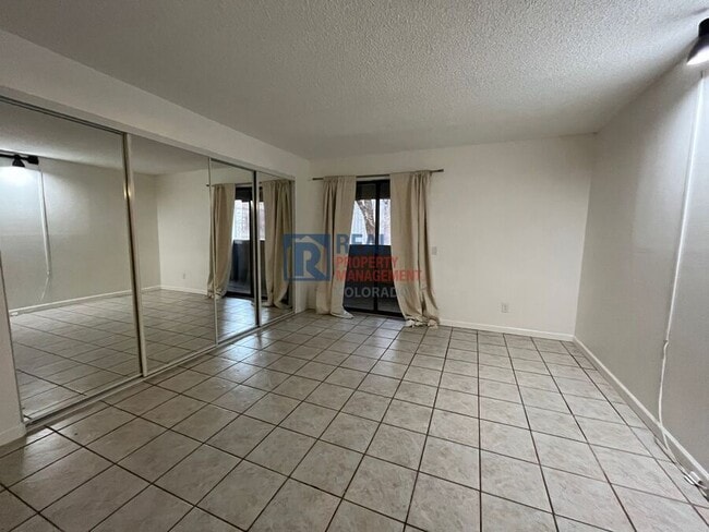 Building Photo - 6470 S Dayton St