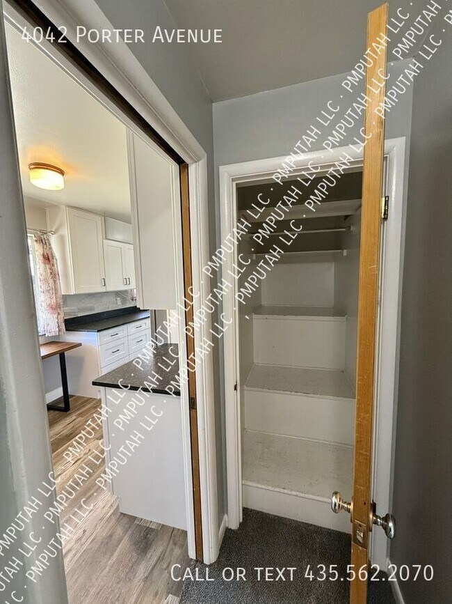 Building Photo - 4042 Porter Ave