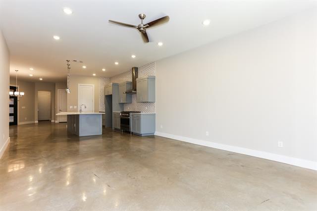 Building Photo - 2343 Vagas St