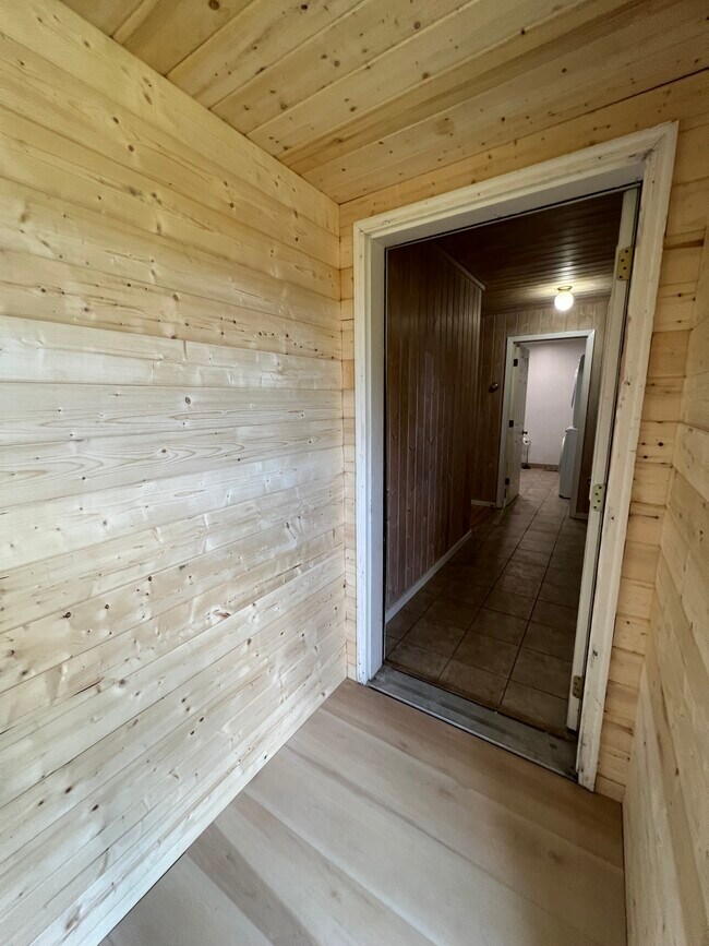 Building Photo - 151 Toftum Ln